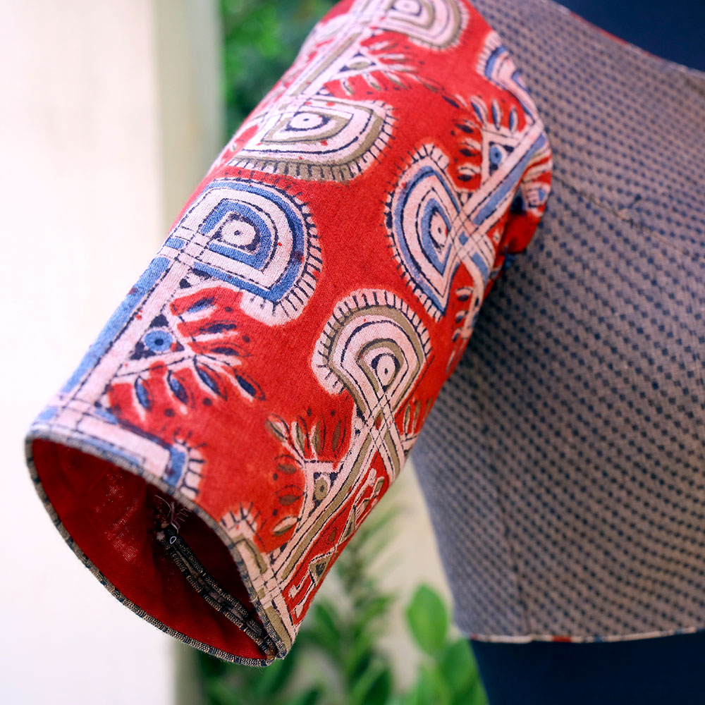 Brown Mangalgiri and Red Kalamkari Blouse - Image 3